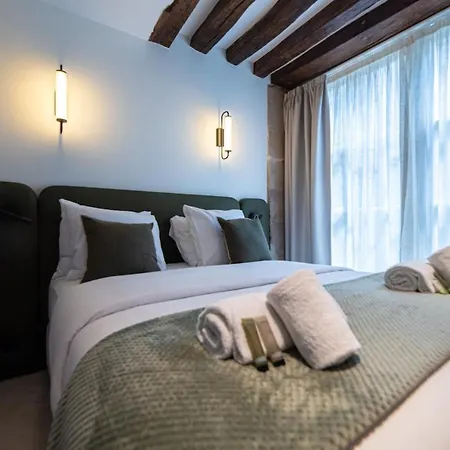 Luxury And Elegance Place Des Vosges Apartment Paris
