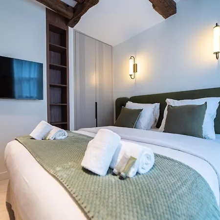 Luxury And Elegance Place Des Vosges Apartment *