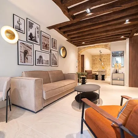 Luxury And Elegance Place Des Vosges *
